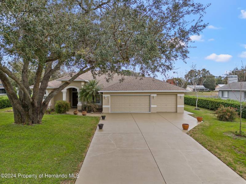 5298 Mosquero Road, Spring Hill, FL 34606