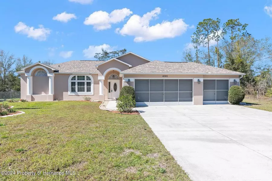 8393 Pinewood Avenue, Brooksville, FL 34613