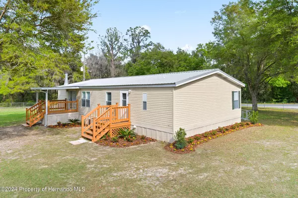 25301 Granat Street, Brooksville, FL 34601