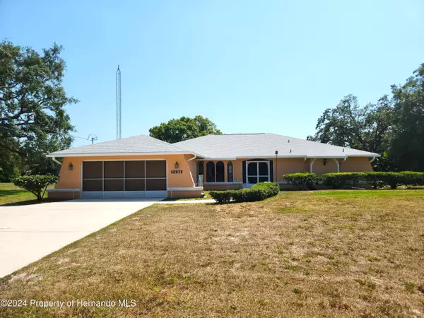 7620 Holiday Drive, Spring Hill, FL 34606