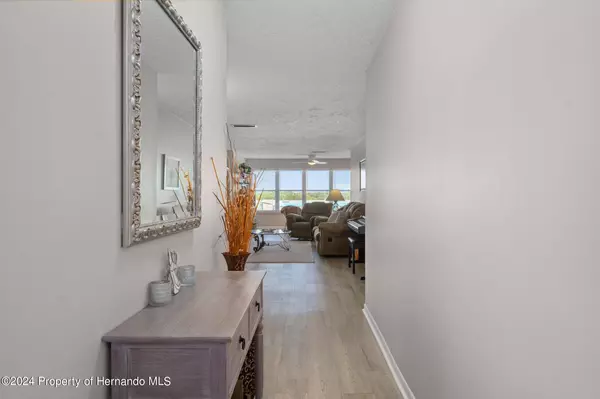 Gulfport, FL 33707,6025 Shore Boulevard #514