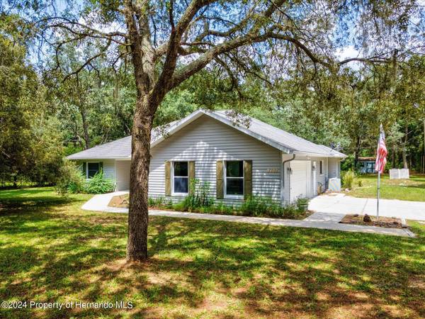 8402 Shaw Road, Brooksville, FL 34602