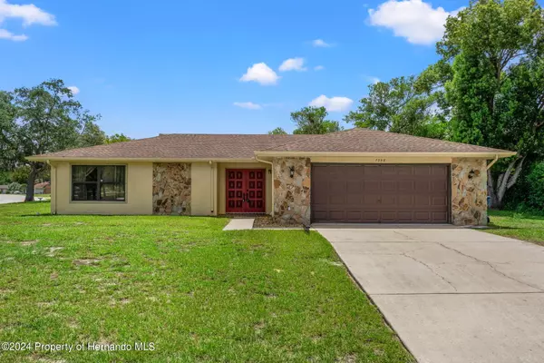 7358 Glen Cove Road, Weeki Wachee, FL 34613