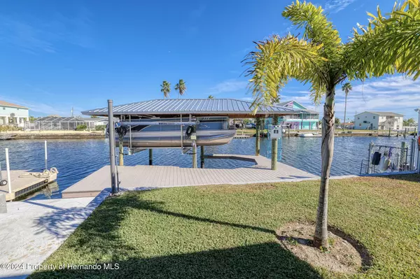 Hernando Beach, FL 34607,4294 Paradise Circle