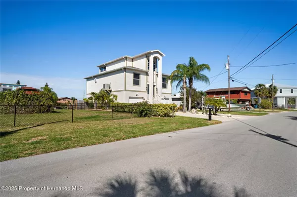 Hernando Beach, FL 34607,5100 Cedarbrook Lane