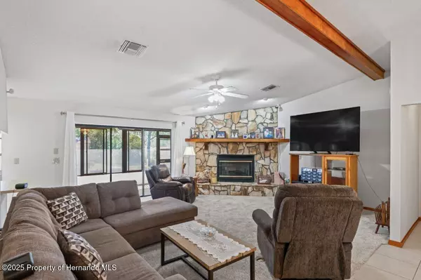 Weeki Wachee, FL 34613,7270 Nightwalker Road