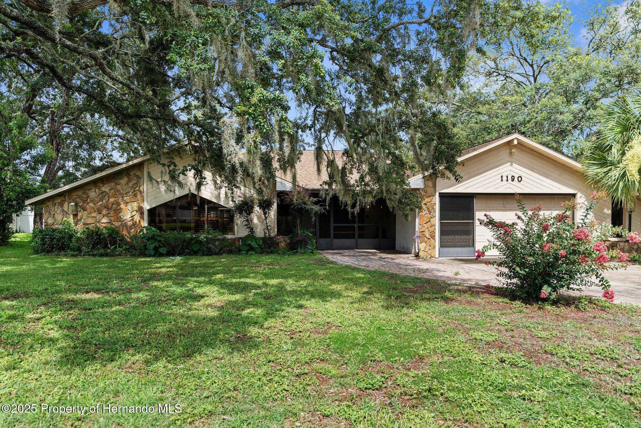 1190 Newcomb Avenue, Spring Hill, FL 34608
