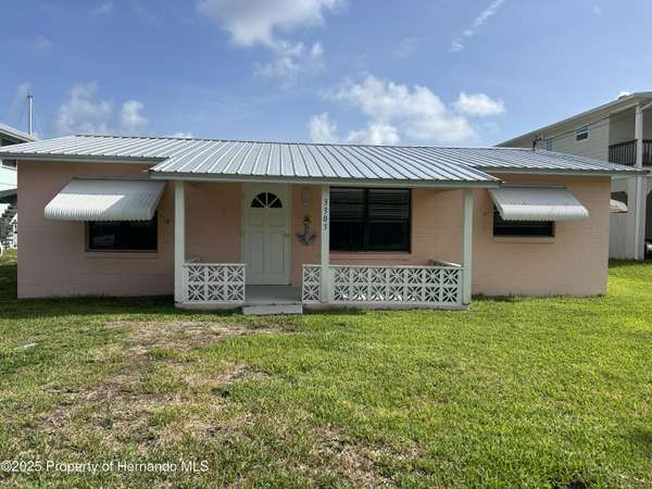 3303 Minnow Creek Drive, Weeki Wachee, FL 34607