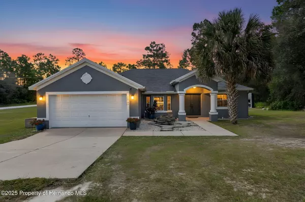 10384 Woodchuck Avenue, Weeki Wachee, FL 34614