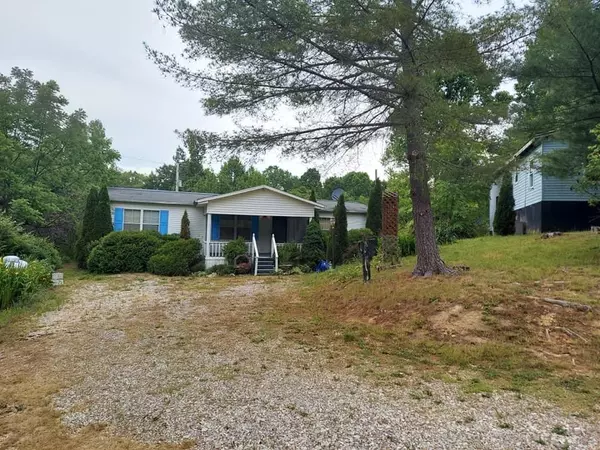 604 Bear Track Rd Road, Beattyville, KY 41311