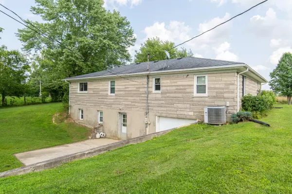 Waco, KY 40385,637 Flint Road