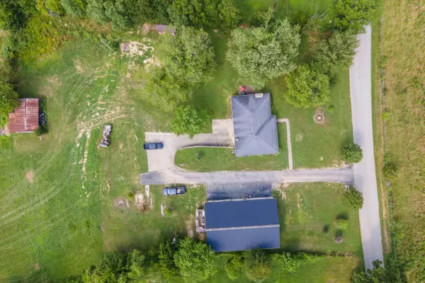 Waco, KY 40385,637 Flint Road