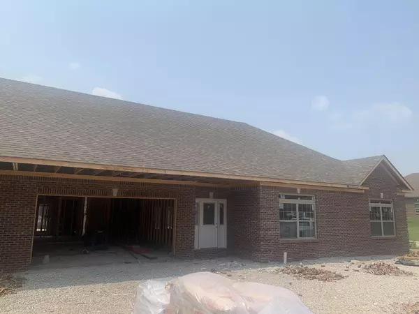 Frankfort, KY 40601,105 Woods Way