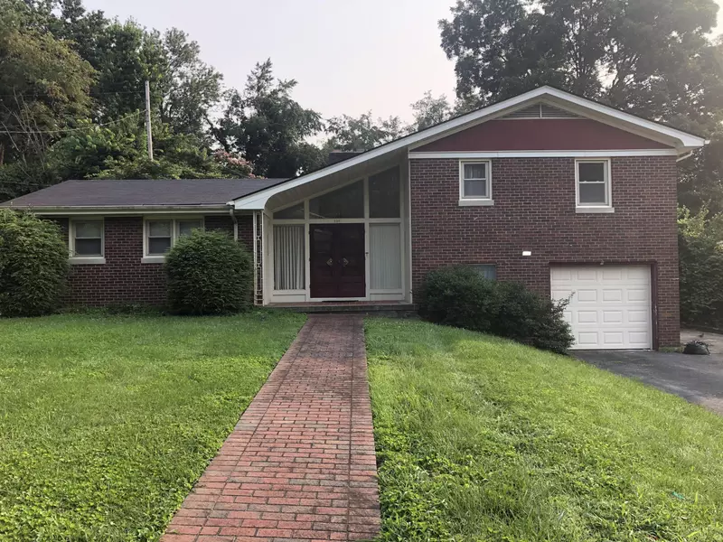 206 Eastway Drive, Richmond, KY 40475