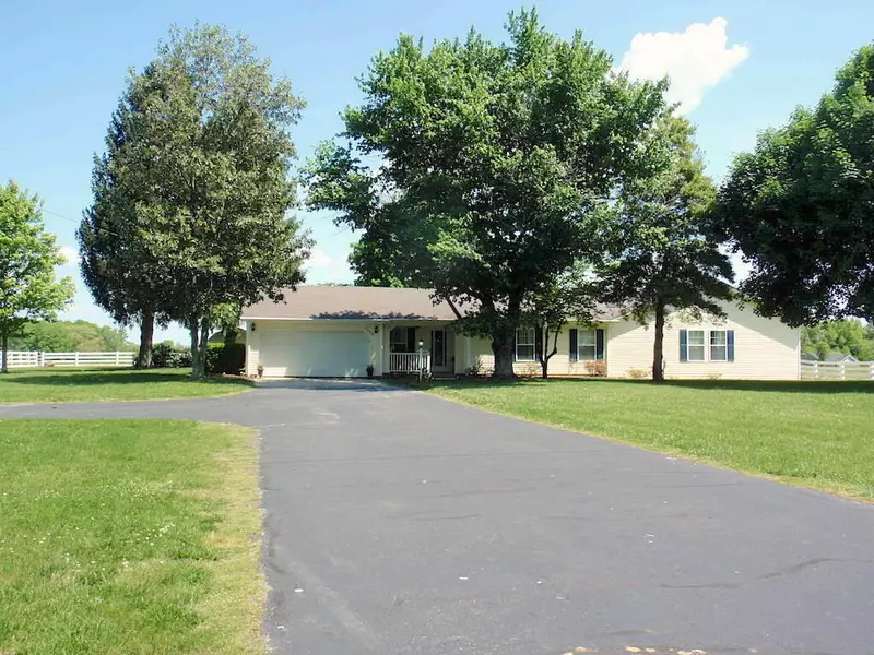 1728 E Hwy. 80, Russell Springs, KY 42642