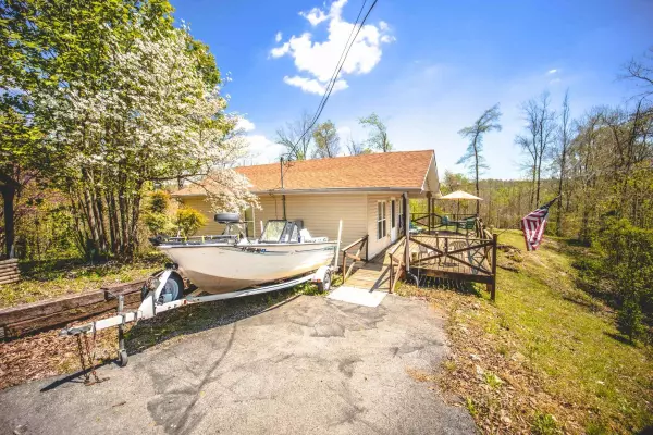 Jamestown, KY 42629,102 Bells Road