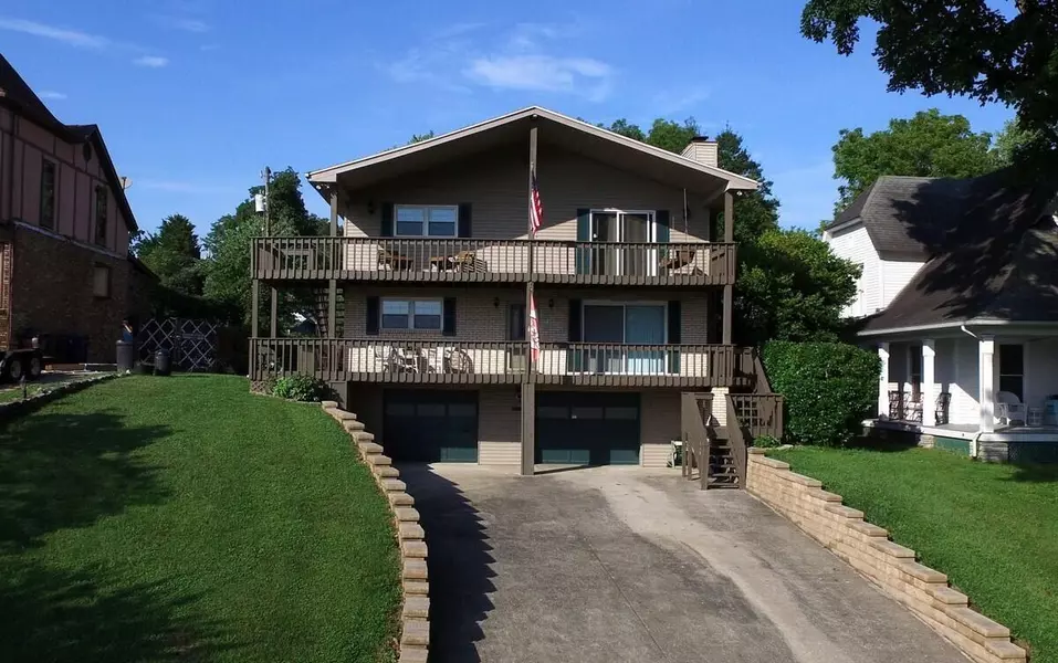 516 W Lakeshore Drive, Burnside, KY 42519