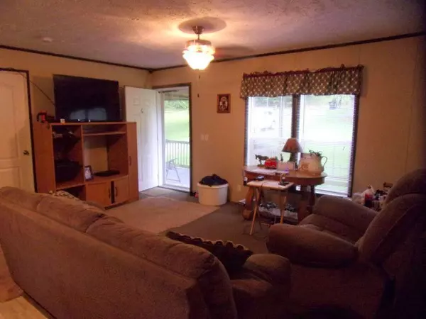 Jeffersonville, KY 40337,805 Highway 213