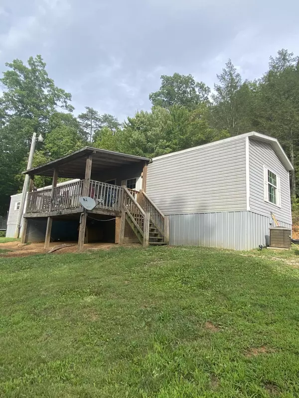 3828 Roundtop Road, Stearns, KY 42647