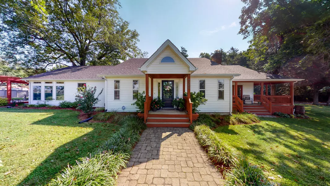 1380 Gastineau Road, Versailles, KY 40383