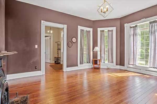 Midway, KY 40347,319 N Winter Street