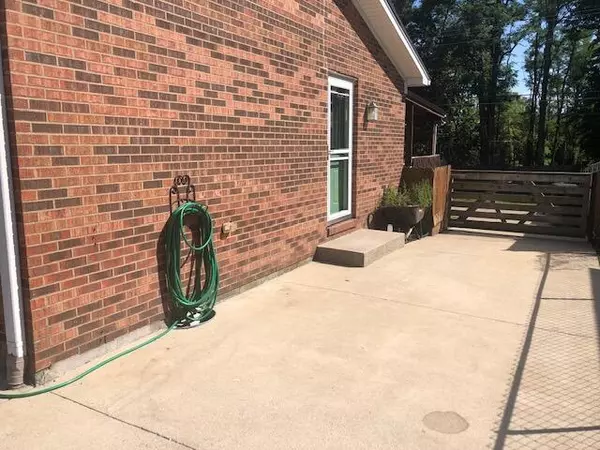 Nicholasville, KY 40356,807 S Central Avenue