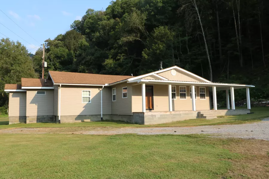 122 Riley Lane, Evarts, KY 40828