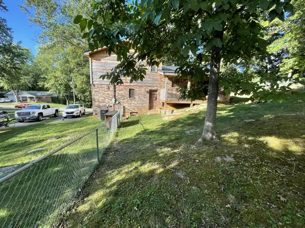 Bronston, KY 42518,121 Woodland Grove Drive Drive