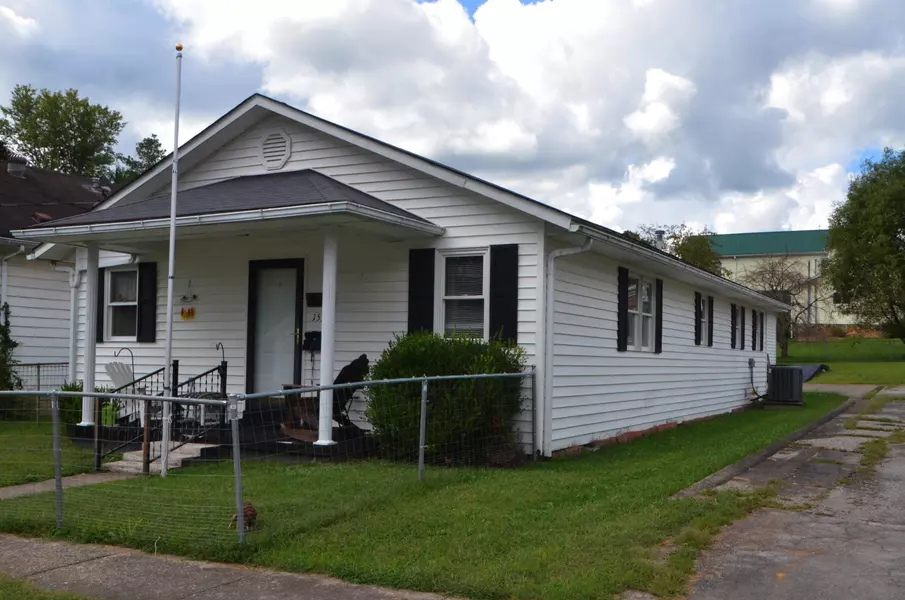 153 Madison Avenue, Irvine, KY 40336