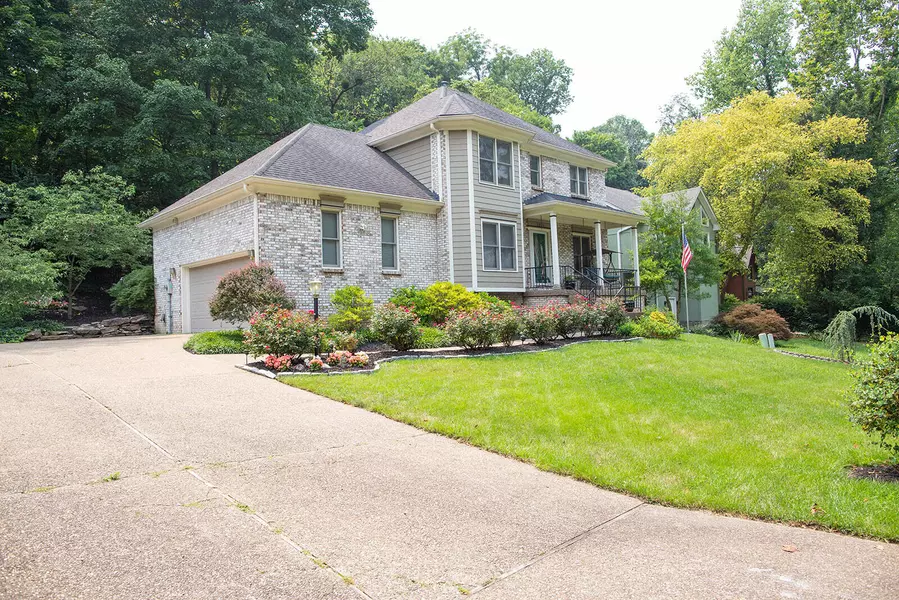 2516 Phoenix Hill Drive, Louisville, KY 40207