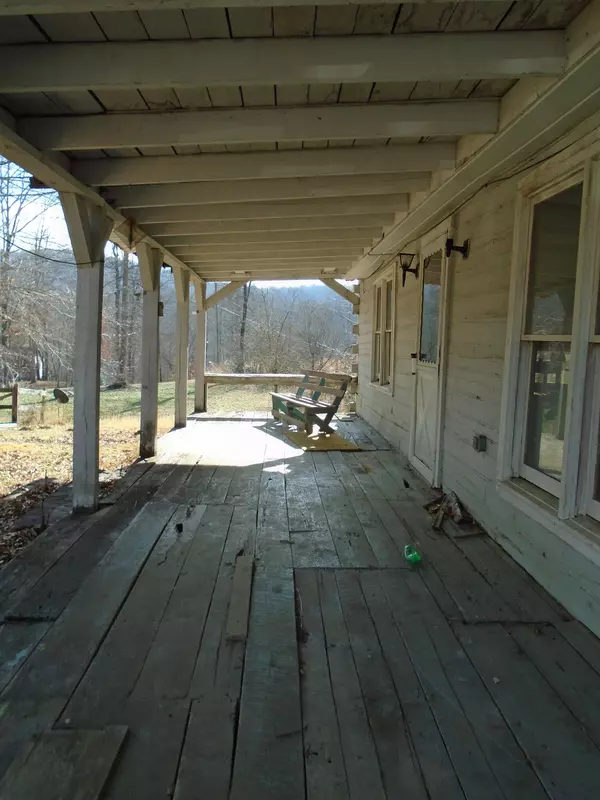 Monticello, KY 42633,1906 Green Ford Road