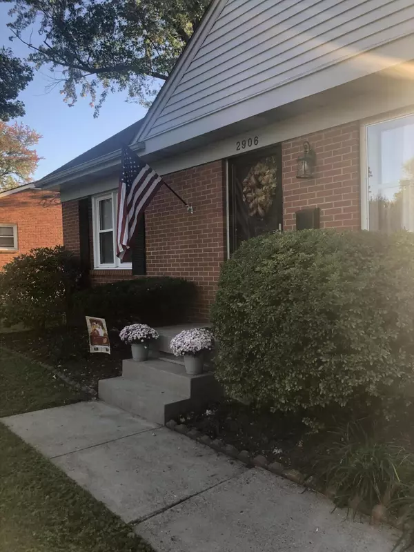 Louisville, KY 40220,2906 Edmonia Avenue