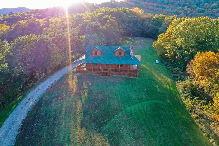 12155 Red Lick Road, Irvine, KY 40336