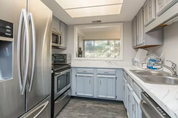 Lexington, KY 40517,395 Redding Road #230