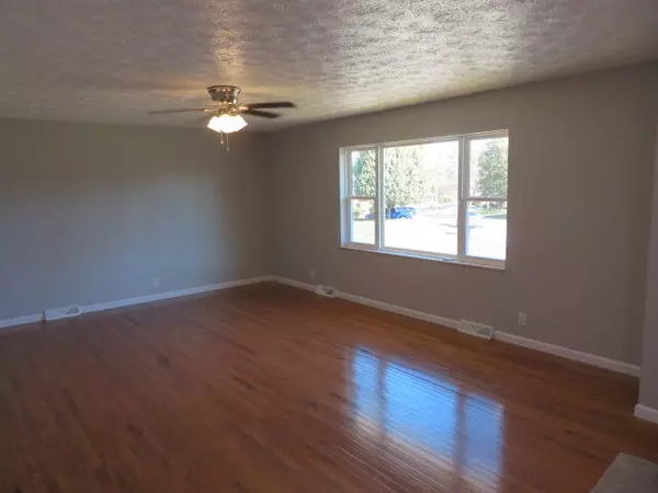 Winchester, KY 40391,8 Virginia Avenue