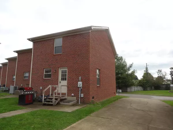 Versailles, KY 40383,500 Tecumseh Trail #A,B,C