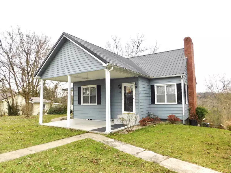 390 W Cedar Grove Road, Irvine, KY 40336