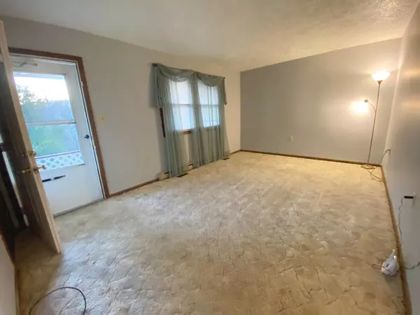 Irvine, KY 40336,245 John Rawlings Road