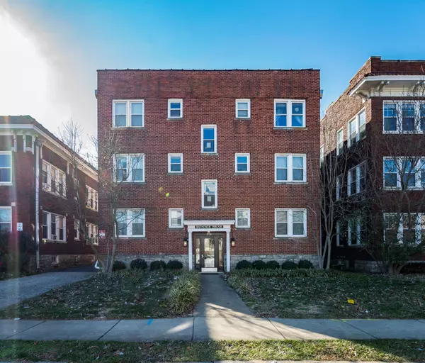 Lexington, KY 40507,258 East High Street #104