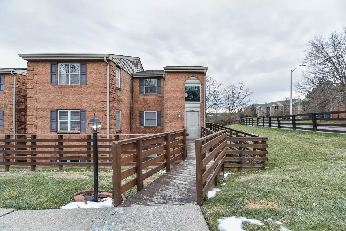Lexington, KY 40517,421 Redding Road #124