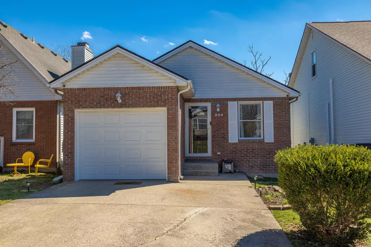 Nicholasville, KY 40356,204 Strawberry Court