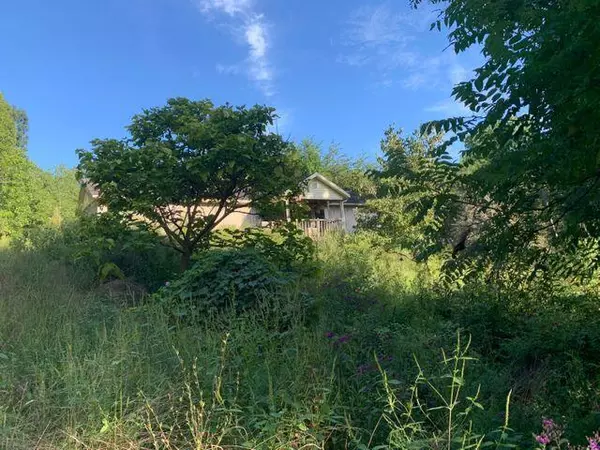 Irvine, KY 40336,8802 Winchester Road