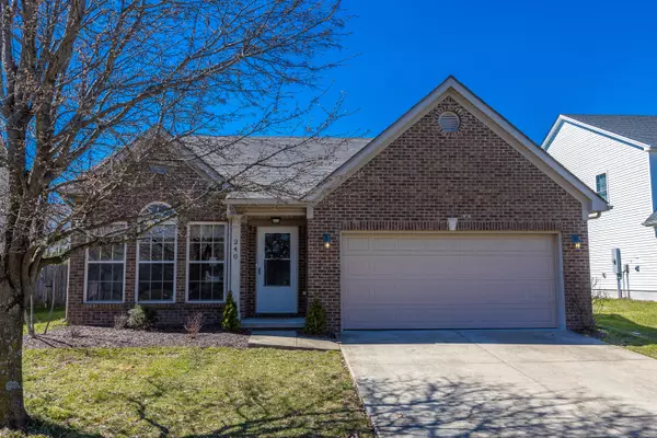 240 Gleneagles Way, Versailles, KY 40383