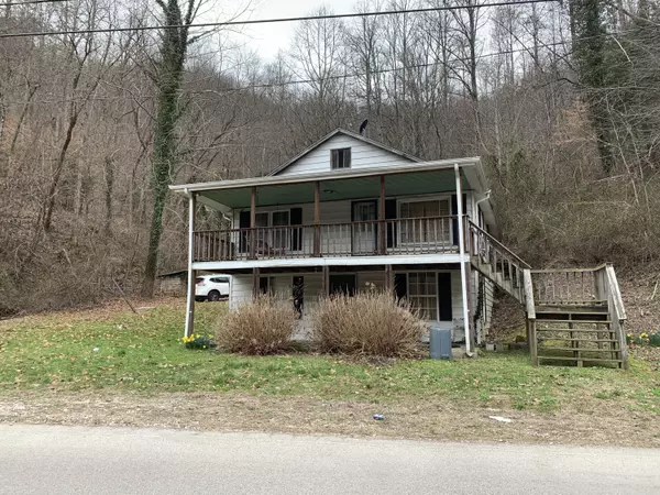6518 KY-476,  Lost Creek,  KY 41348