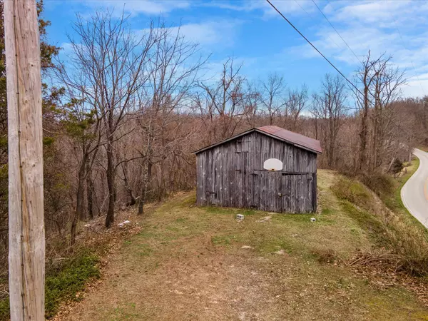 Irvine, KY 40336,9260 McKee Rd