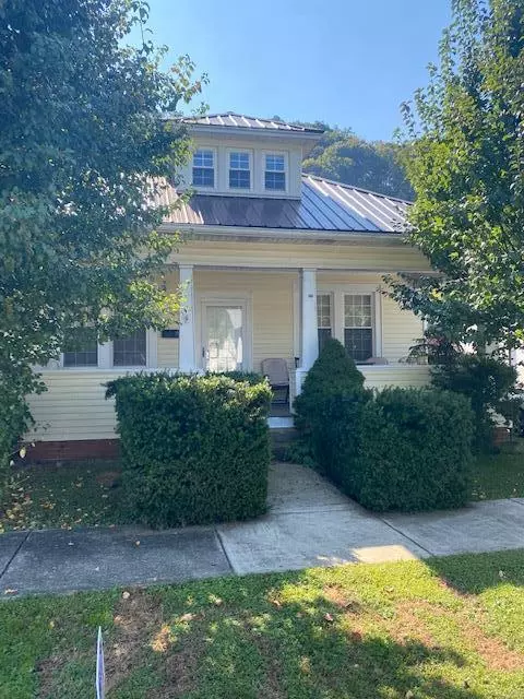 Prestonsburg, KY 41653,516 Riverside Drive