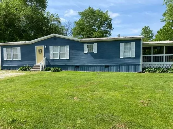 73 1st Avenue Avenue, Clay City, KY 40312