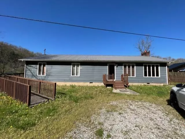 3942 KY RT 122, Drift, KY 41619