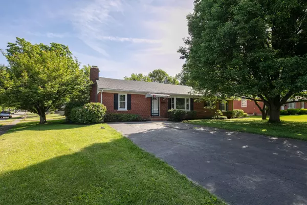 877 Laurel Hill Road, Lexington, KY 40504