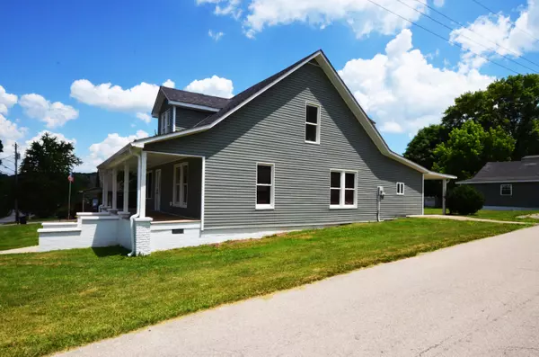 Irvine, KY 40336,512 Laurel Street